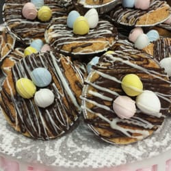 Candy Bar Cookie Pies - picture a soft baked c.c.cookie in a pie crust..with candy bar topping...oh wow!!!