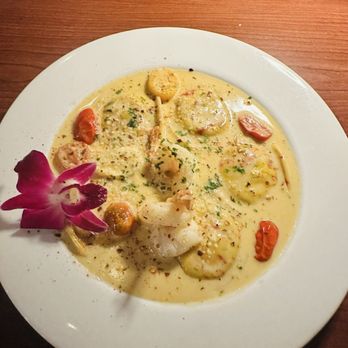 Francesca's Italian Kitchen - Ravioli Alla Aragosta - Italian Near Me - Temecula, California Francesca's Italian Kitchen - Ravioli Alla Aragosta - Italian Near Me - Temecula, California
