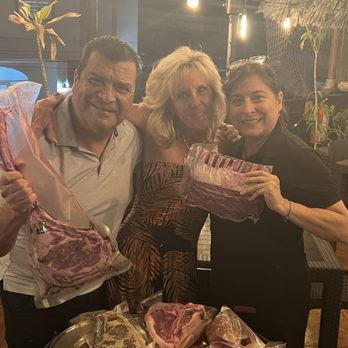 LA VACA TINTA - The Shawn with The owners and Chef! - Argentine Near Me - Cabo San Lucas, BCS LA VACA TINTA - The Shawn with The owners and Chef! - Argentine Near Me - Cabo San Lucas, BCS