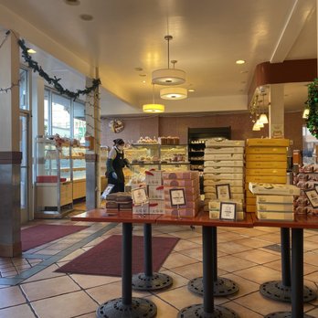 Sheng Kee Bakery - Interior - Bakeries Near Me - San Francisco, California Sheng Kee Bakery - Interior - Bakeries Near Me - San Francisco, California