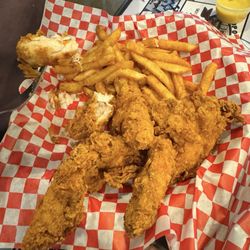 Earl's Grille - Chicken Tenders