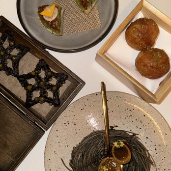 Zero Restaurant + Bar - Donuts, qual egg, shrimp toast and fois gras star - New American Near Me - Charleston, South Carolina Zero Restaurant + Bar - Donuts, qual egg, shrimp toast and fois gras star - New American Near Me - Charleston, South Carolina