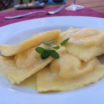 Le Pietre Vive - Tortellini with ricotta, orange and saffron. - Italian Near Me - Castelnuovo Berardenga, SI