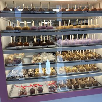 Dipped By Dee - Display of caramel apples at Dipped by Dee - Desserts Near Me - Las Vegas, Nevada