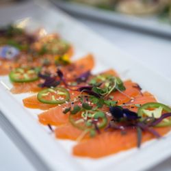 L’orange Venues - Salmon, sashimi