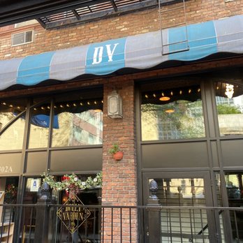 Dolly's - Cocktail Bars Near Me - New York, New York