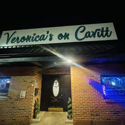 Dine at Veronica's - Entrance
