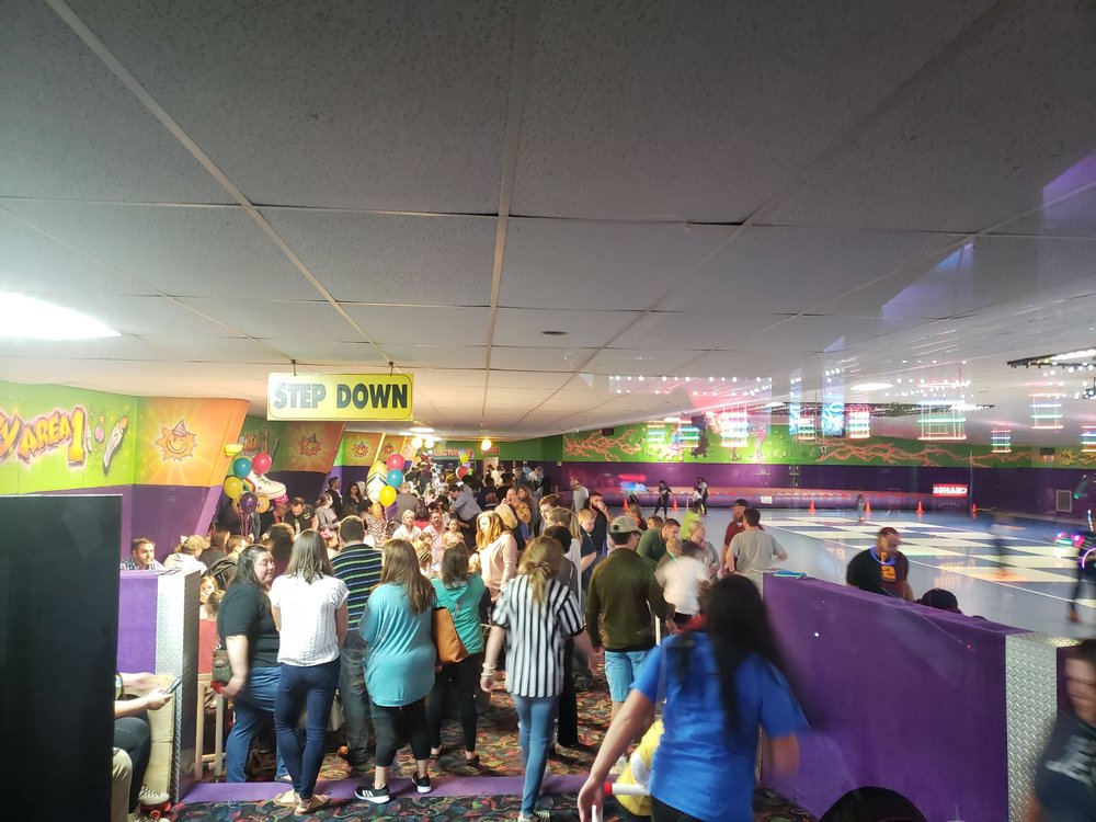 SUNSHINE SKATE CENTER 950 Hillcrest Rd, Mobile, Alabama Skating