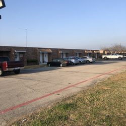 Sleep & Go Motel - Parking lot