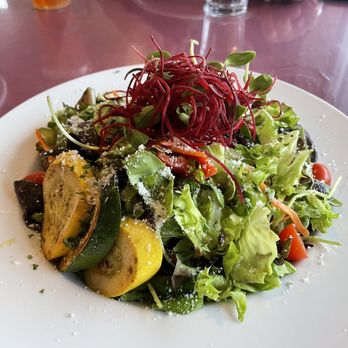 Kula Bistro - Kula Bistro House Salad - Italian Near Me - Kula, Hawaii