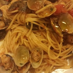 La Caravella - Pasta con le vongole (sughetto rosso e capperi)