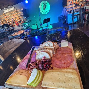Guitars & Growlers - Charcuterie board - Beer Bar Near Me - Richardson, Texas Guitars & Growlers - Charcuterie board - Beer Bar Near Me - Richardson, Texas