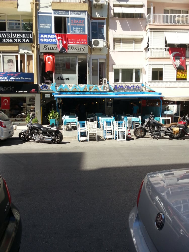 Mavra Restaurant