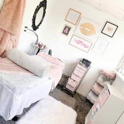 The Lash & Body Lounge - Lash room!
