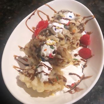 Fuji's Clackamas - Deep fried cream puffs - Japanese Near Me - Clackamas, Oregon