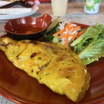 Rock N Rolls - Vietnamese pancake / Bahn xeo - Vietnamese Near Me - Honolulu, Hawaii