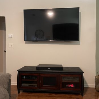 Live Wire Elite - TV Mount with additional outlet and AV Pass Through.
#ConcealedWiring - Home Network Installation Near Me Live Wire Elite - TV Mount with additional outlet and AV Pass Through.
#ConcealedWiring - Home Network Installation Near Me