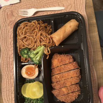 Bento Asian Kitchen + Sushi - Sushi Bars Near Me - Gainesville, Florida