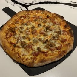 Vodka pie with meatball and pepperoni (8/15/26) Vodka pie with meatball and pepperoni (8/15/26)
