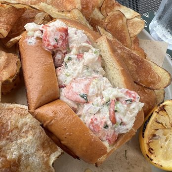 Bentwood Tavern - Lobster roll - New American Near Me - New Buffalo, Michigan