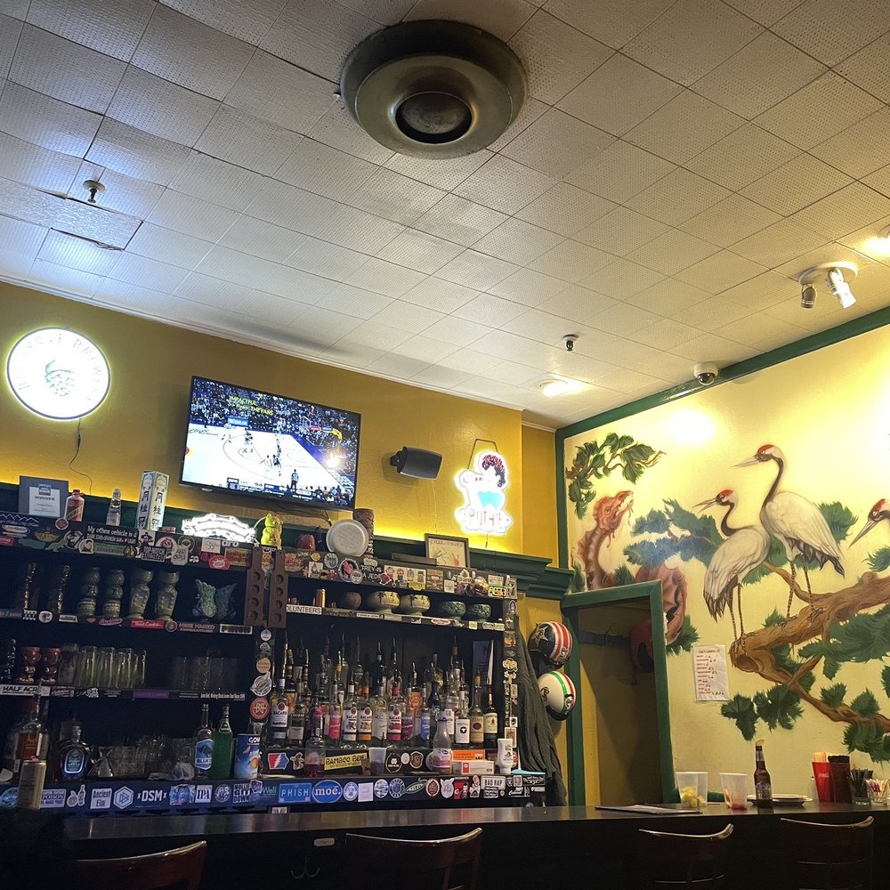 Fong's Pizza - Bar area - Pizza Near Me - Des Moines, Iowa Fong's Pizza - Bar area - Pizza Near Me - Des Moines, Iowa