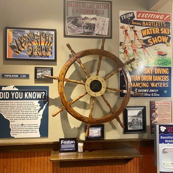 Wisconsin Brew Pub - a ship's wheel on display - Brewpubs Near Me - Wisconsin Dells, Wisconsin Wisconsin Brew Pub - a ship's wheel on display - Brewpubs Near Me - Wisconsin Dells, Wisconsin
