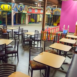 KAZOOM Café - Café area