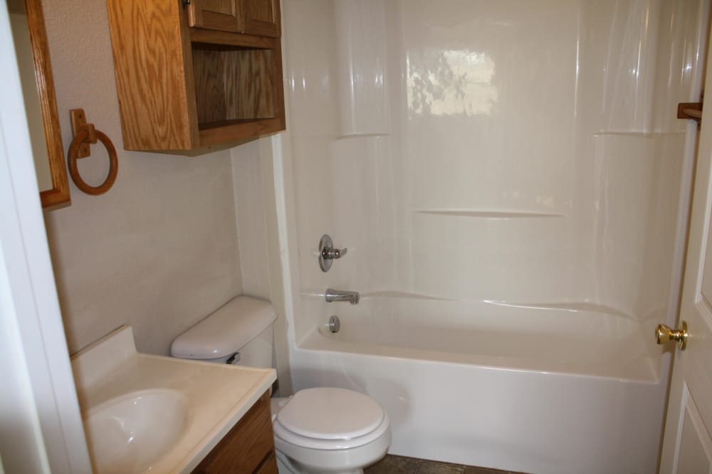 ASHLEY KATE APARTMENTS Updated August 2024 935 Akers Rd, Hot