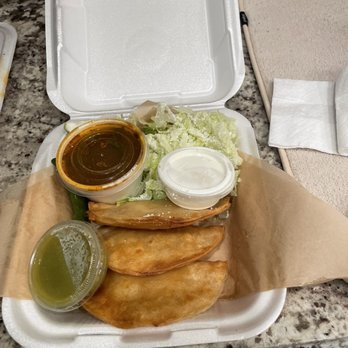 Tacos El Goloso - Tacos dorados de papas - Tacos Near Me - San Pedro, California Tacos El Goloso - Tacos dorados de papas - Tacos Near Me - San Pedro, California