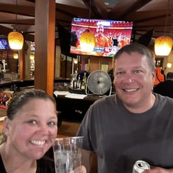 Ramada by Wyndham Des Moines Tropics Resort & Conference Ctr - Tennessee BEATS bama!!!