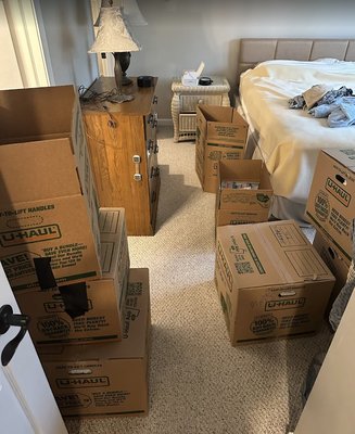 Packing Supplies and Services - Secure and Professional Packing Services in Buffalo, NY
Packing doesn’t have to be a chore! At Alpaca Movers, we offer hassle-free packing services that ensure your belongings are safe and sound during the move. Whether you need help with a few fragile items or a complete packing solution for your entire home or office, we’re here for you. Packing Supplies and Services - Secure and Professional Packing Services in Buffalo, NY
Packing doesn’t have to be a chore! At Alpaca Movers, we offer hassle-free packing services that ensure your belongings are safe and sound during the move. Whether you need help with a few fragile items or a complete packing solution for your entire home or office, we’re here for you.