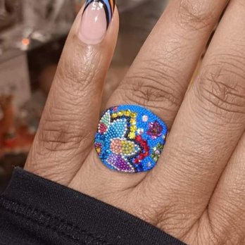Three Sisters Antique Mall - I fell in love with this ring. It's so unique, and it just happened to be my size! - Antiques Near Me - Blue Island, Illinois