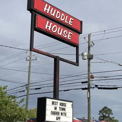 Huddle House - Sign