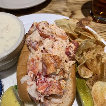 Side Street Cafe - Lobster roll - American Near Me - Bar Harbor, Maine Side Street Cafe - Lobster roll - American Near Me - Bar Harbor, Maine