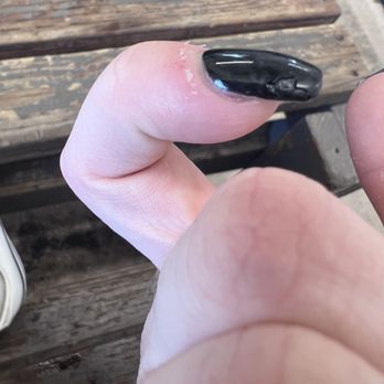 A Bella Salon - My nail that chipped 1 day later! - Nail Salons Near Me - Anaconda, Montana A Bella Salon - My nail that chipped 1 day later! - Nail Salons Near Me - Anaconda, Montana