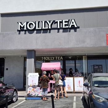 Molly Tea - Handing out samples - Bubble Tea Near Me - West Covina, California