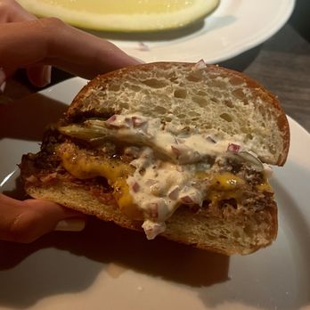 Monkey Bar - Wagyu burger - American Near Me - New York, New York Monkey Bar - Wagyu burger - American Near Me - New York, New York