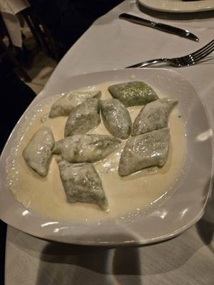 Aroma on 3rd by null