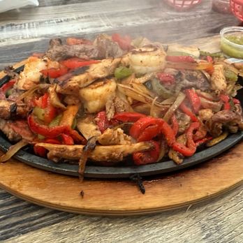 Taqueria Roberto - Wonderful fajitas! Chicken, beef, and shrimp. - Mexican Near Me - Rocklin, California Taqueria Roberto - Wonderful fajitas! Chicken, beef, and shrimp. - Mexican Near Me - Rocklin, California