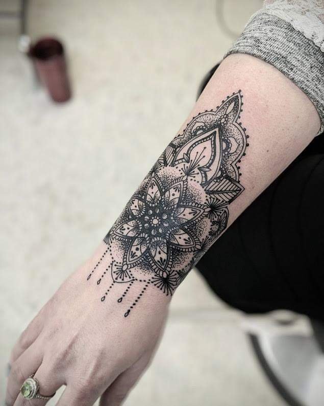 MYSTIC TAT2 Updated September 2024 26 Photos 419 3rd Ave SW