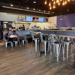 QDOBA Mexican Eats - Seating