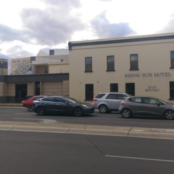 Rising Sun Hotel - Outside - Restaurants Near Me - Bendigo, VIC Rising Sun Hotel - Outside - Restaurants Near Me - Bendigo, VIC
