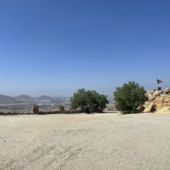 Mount Rubidoux Trail - Hiking Near Me - Riverside, California