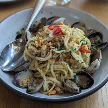 Sam's - Linguine with clam - Italian Near Me - Snowmass Village, Colorado Sam's - Linguine with clam - Italian Near Me - Snowmass Village, Colorado