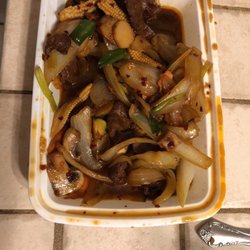 Mongolian beef? Or Mongolian onion? bogus... I can't believe they even thought it was ok to put this in a container, AND CHARGE FULL PRICE!?
