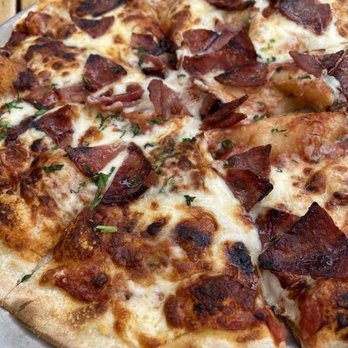 Bodega Wine Bar - Chili Bear Pizza - Wine Bars Near Me - Santa Monica, California Bodega Wine Bar - Chili Bear Pizza - Wine Bars Near Me - Santa Monica, California