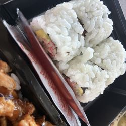 Sarku Japan - Hair in sushi roll