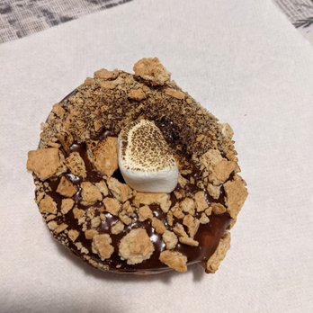 YoYo Donuts - S'mores donut - Donuts Near Me - Minnetonka, Minnesota