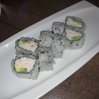 Niya Sushi - California roll - Sushi Bars Near Me - Huntington Beach, California
