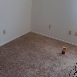 BBS Cleaning Service - Floor vacuuming